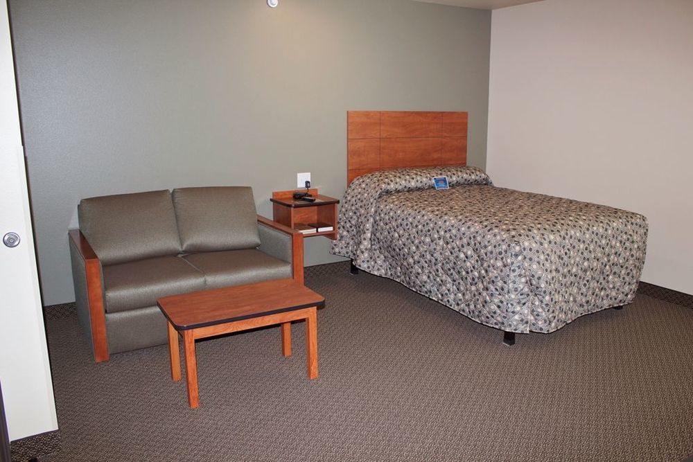 Suburban Studios Watford City Zimmer foto